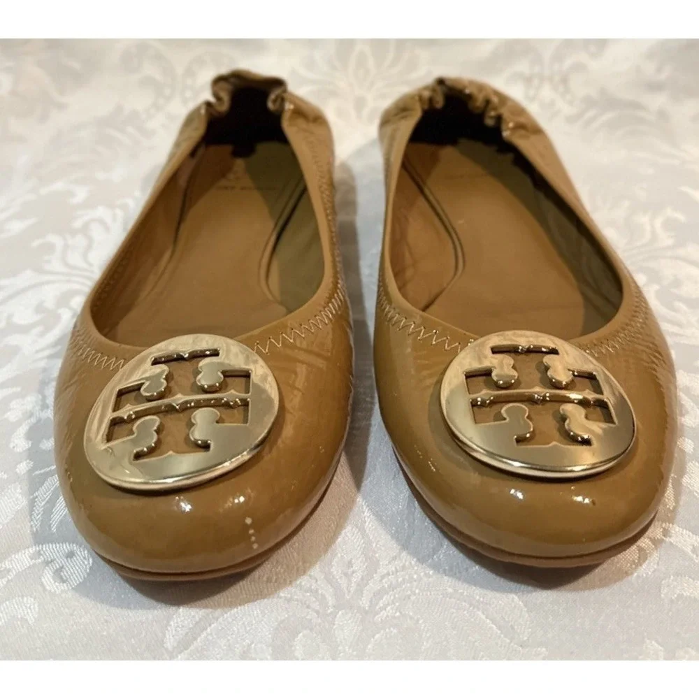Tory Burch Reva Tan Pebbled Leather Gold Logo Ballet Flats Size 7.5 Designer